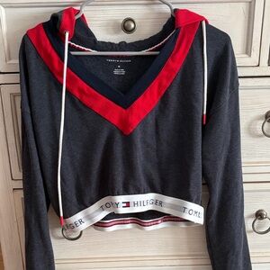Tommy Hilfiger V-Neck Cropped Sweatshirt